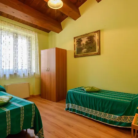 Hébergement de vacances 3 Bedroom Lovely In Montedinove