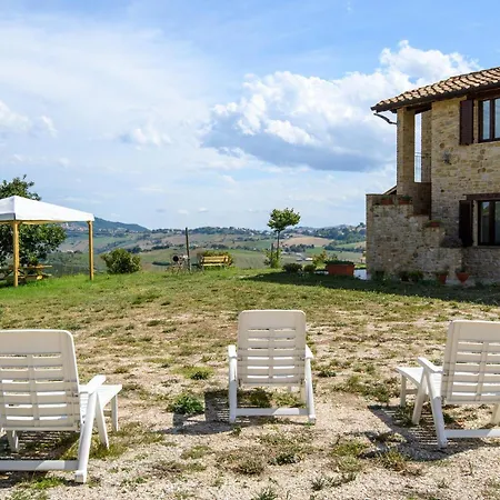 3 Bedroom Lovely In Hébergement de vacances *