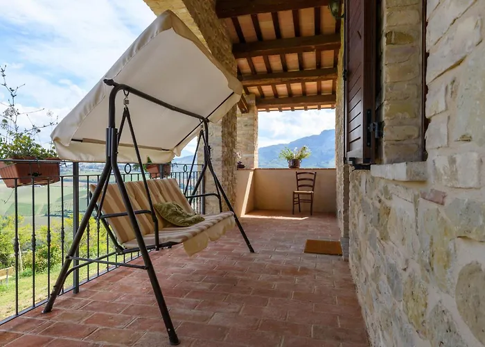 Casa vacanze 3 Bedroom Lovely In Montedinove